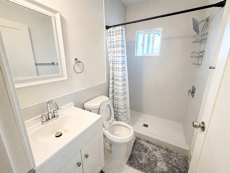 1101 W Vernon Ave #1 — Photo 5