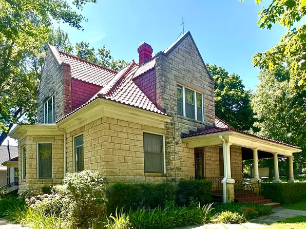 605 N Columbia St, Council Grove, KS 66846