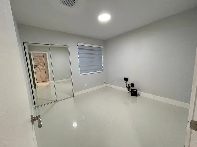 19361 SW 125th Ave — Photo 9