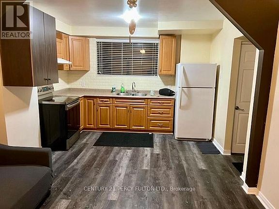 3rd image of 952 Scarlett Rd #2