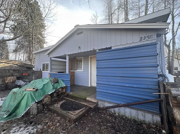 215 Bridge St, Chester, CA 96020