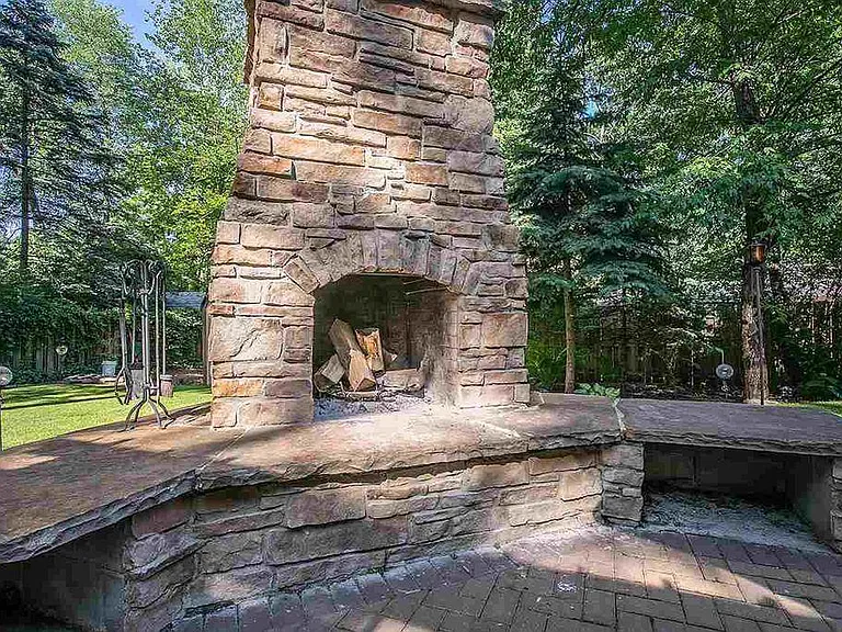 2560 Dunbar Ln — Photo 34