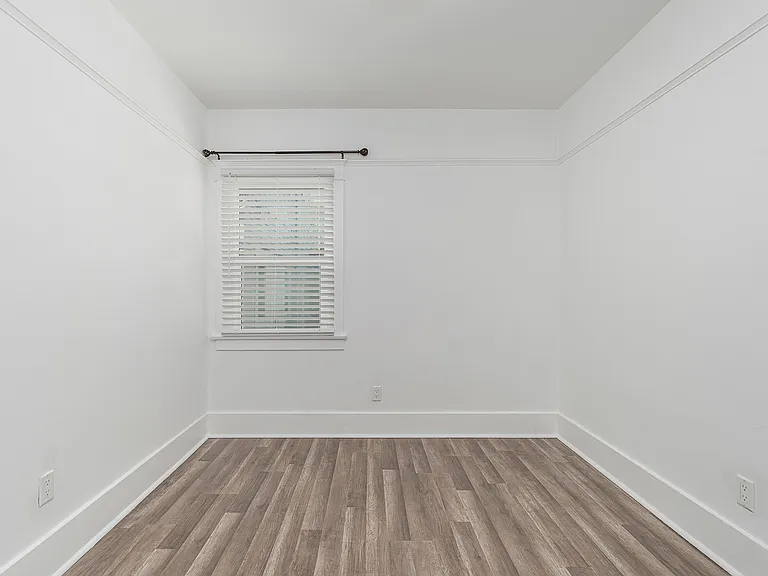 1033 E 2nd St #1033 — Photo 18