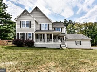 29 S Church St, Lovettsville, VA 20180