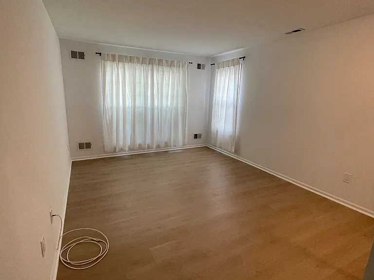 386 Village Ct #386 — Photo 7