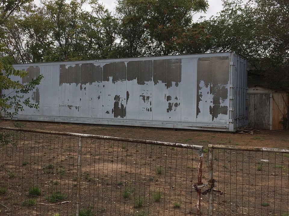 2nd image of 711 S Linam St