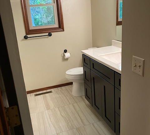2nd bathroom