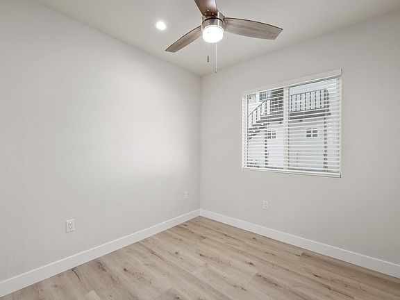 5th image of 601 W 49th St #5