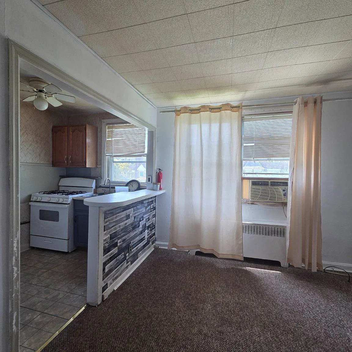 2 bed, 850 sqft, $1,300 — Photo 2