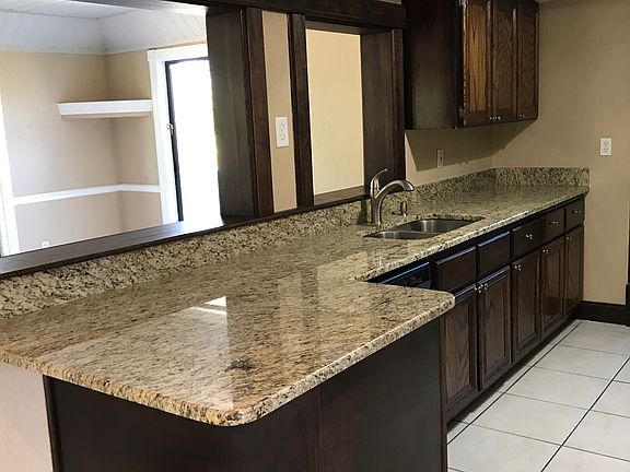 Kitchen-new counters too!