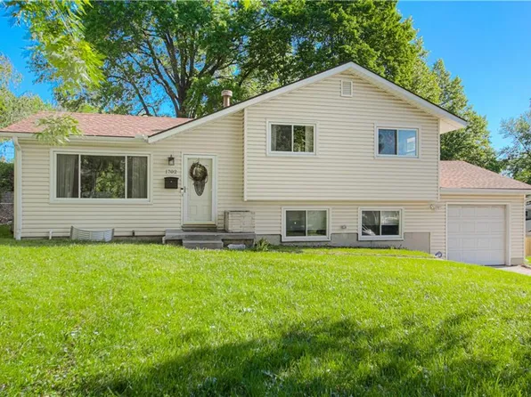1702 NE 62nd Ter, Kansas City, MO 64118