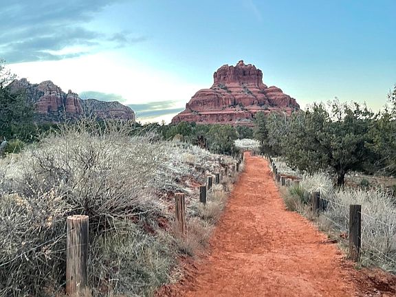 Bell Rock Path, hiking 5 minutes away