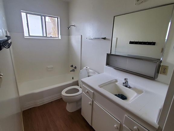 5th image of 1844 Hornblend St #6