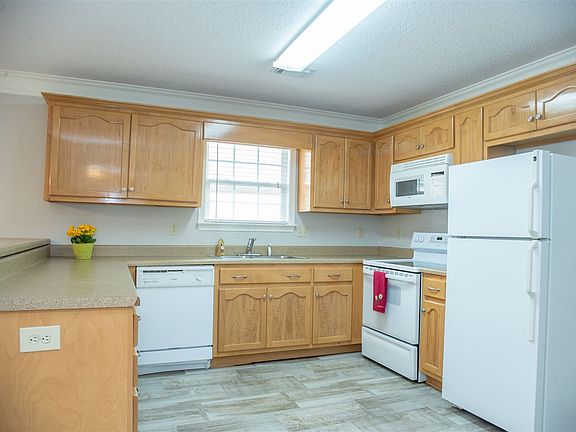 3rd image of 7705 Thompsons Way
