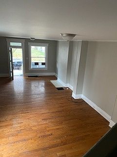 5th image of 169 Midland Ave