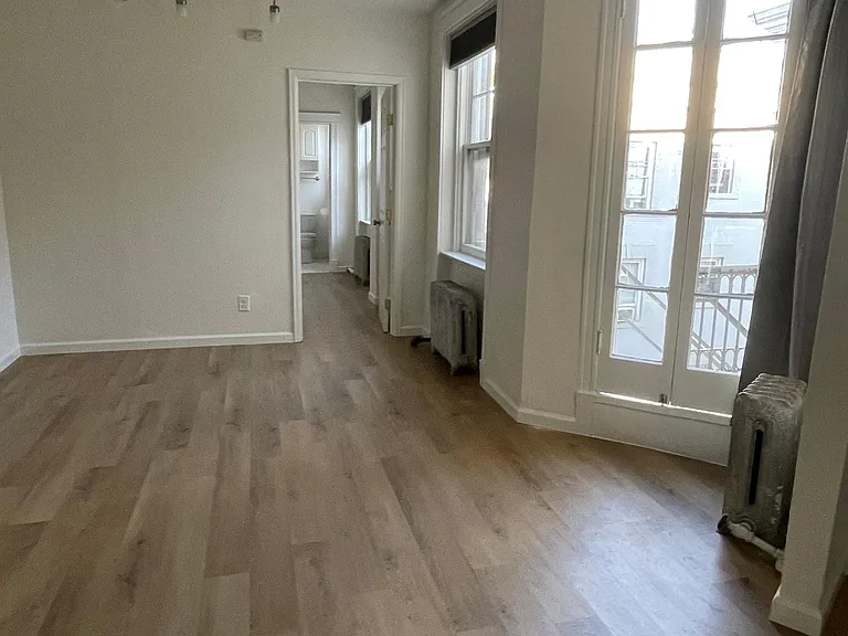 215 E 11th Ave #D5 — Photo 8