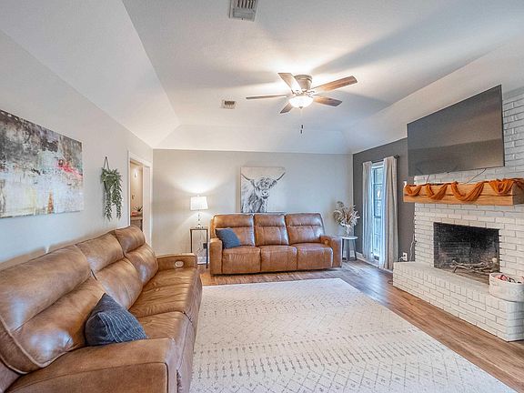 5th image of 109 Elmsley Dr