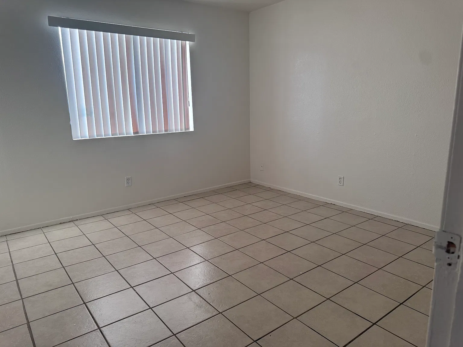 1 bed, 700 sqft, $1,299 — Photo 4