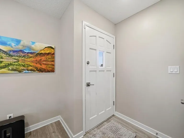 920 Carriage Way #12 — Photo 5