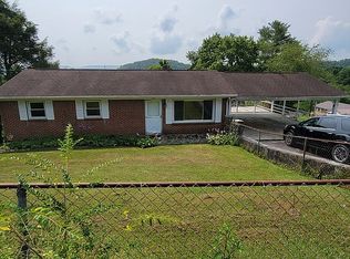 112 Laurel St, Bluefield, WV 24701