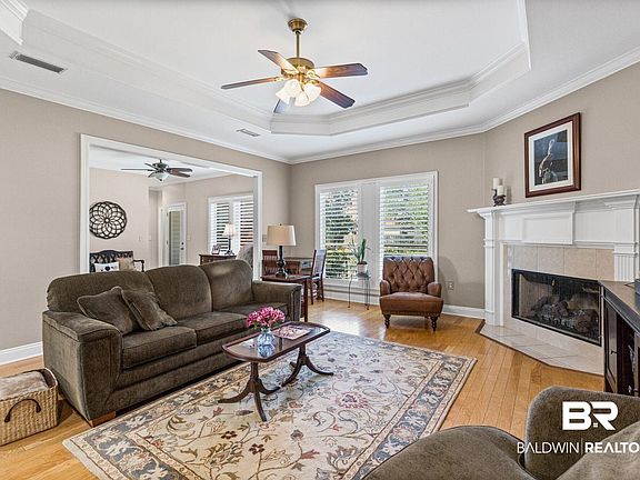 4th image of 9099 Parliament Cir
