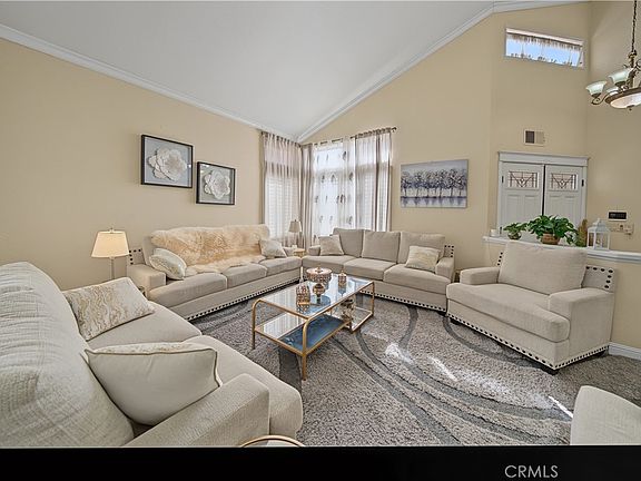 4th image of 21250 Tennyson Rd