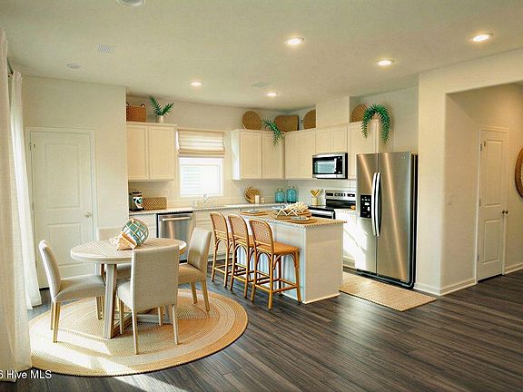 3rd image of 205 Ocean Pointe Boulevard SE #0101