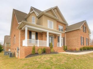 100 Pavillion Dr, Oak Ridge, TN 37830