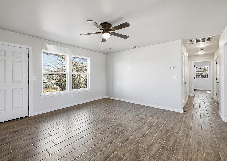 1st image of 800 Lotus Ave