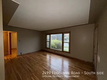 "Charming 2-Bed Gem with Hardwood Floors in Saint Paul's Vibrant Highland Park!" — Photo 3