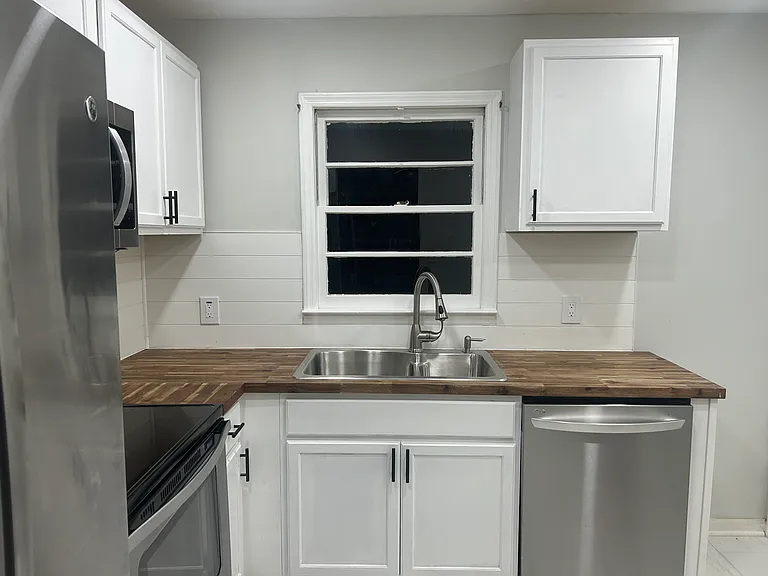 792 Marstevan Dr NE #1 — Photo 2