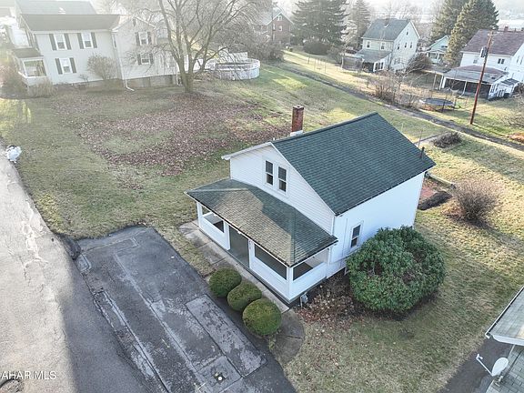 2nd image of 4018 2nd Ave