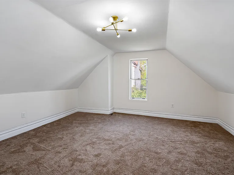 415 Mills Ave — Photo 22