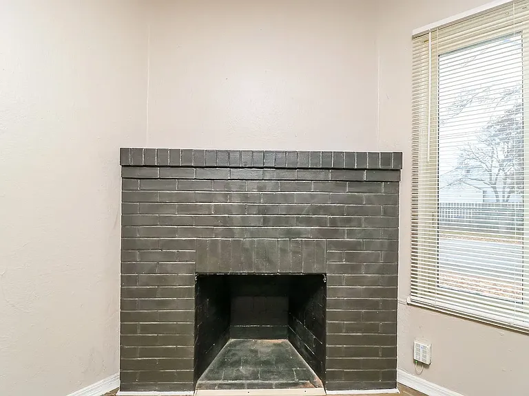 6219 Julian Ave — Photo 2