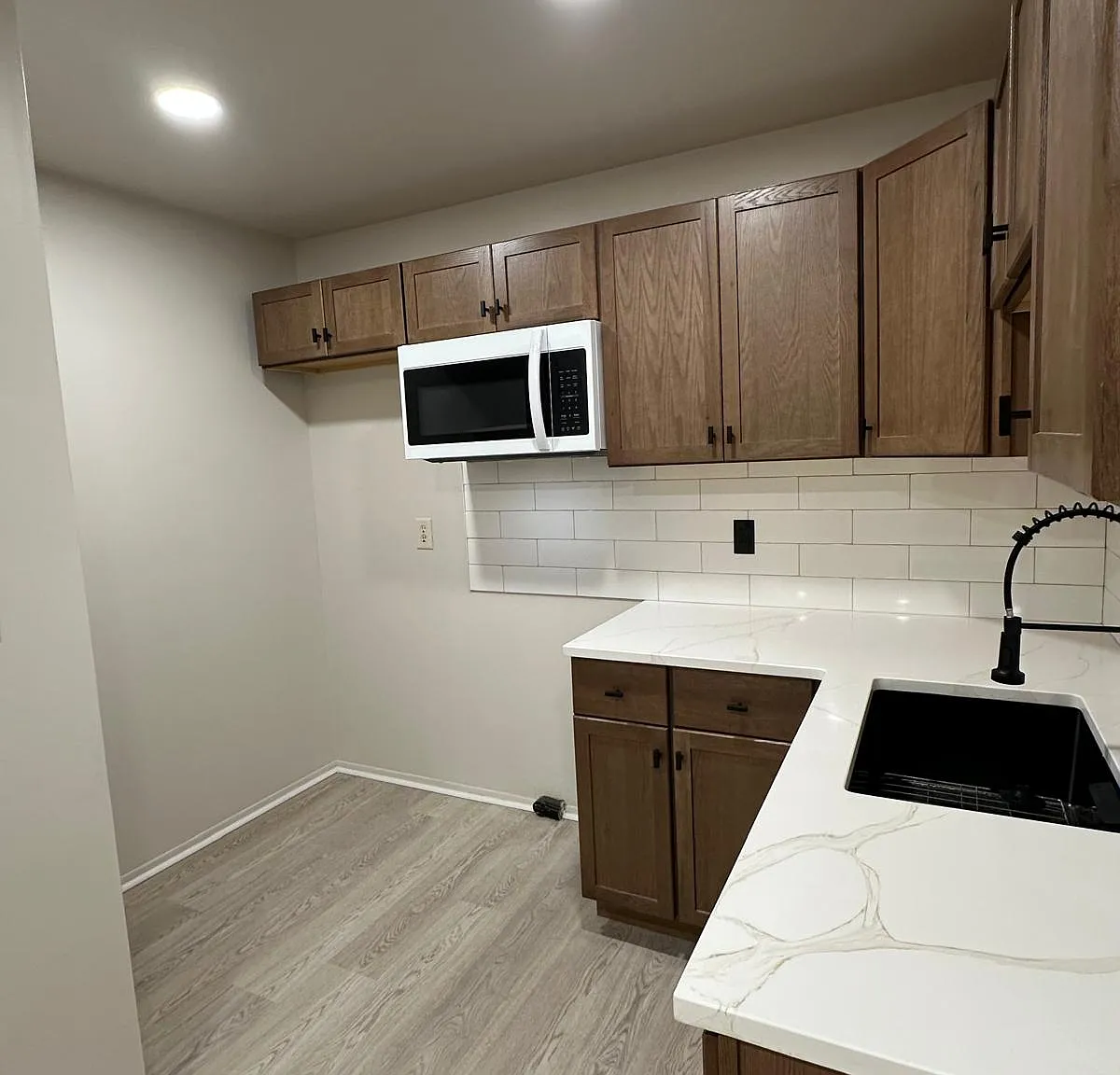 2 bed, 600 sqft, $1,300 — Photo 1