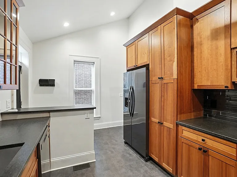 218 Brown St — Photo 17