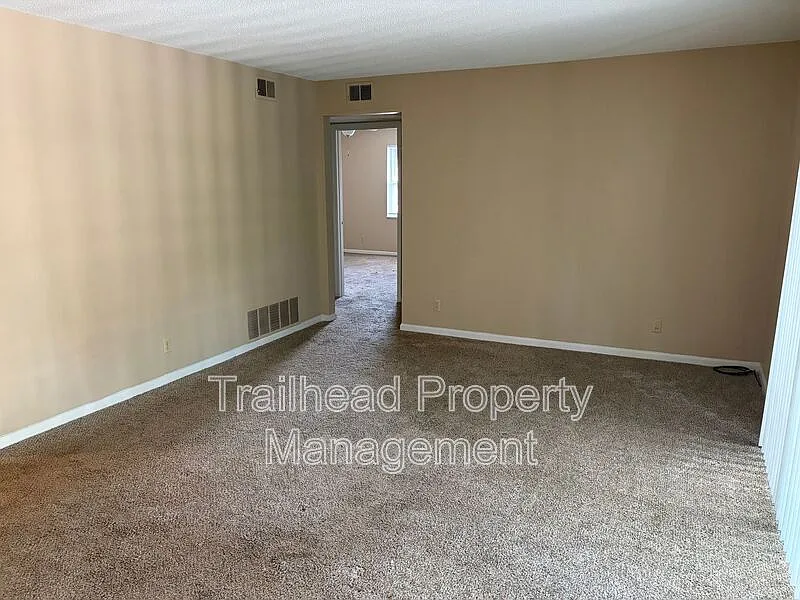 2 bed, 1.0 bath, 1199 sqft, $1,199 — Photo 4