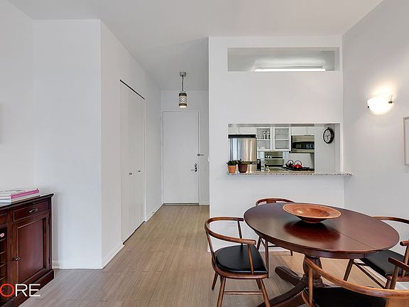 4th image of 200 E 32nd St APT 20C
