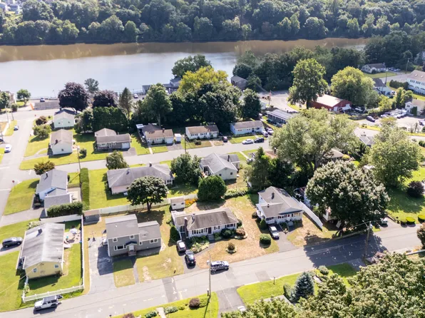 54 Grove Avenue, Derby, CT 06418