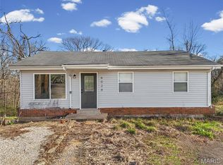 6028 Antire Rd, High Ridge, MO 63049