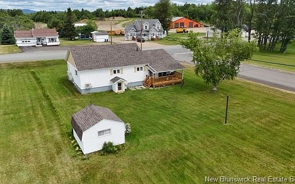3rd image of 1120 Des Pionniers Ave
