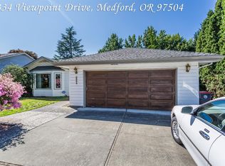 3334 Viewpoint Dr, Medford, OR