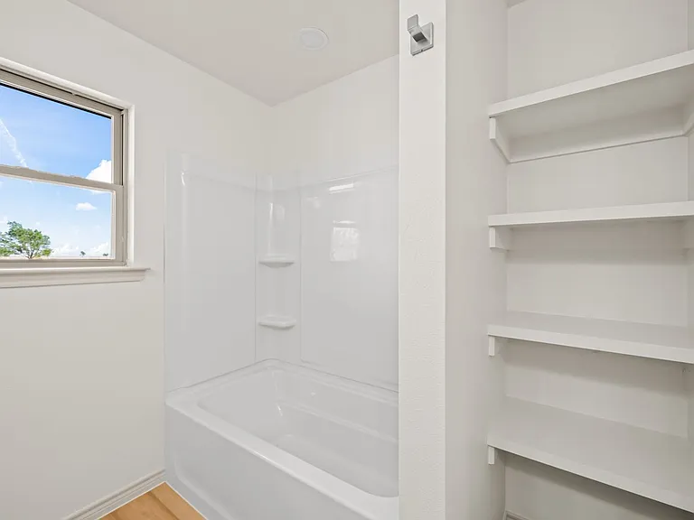 14904 North Cres #1200 — Photo 34