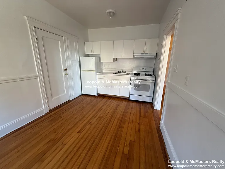 30 Bellevue St #15 — Photo 7