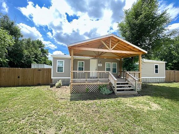 2nd image of 118 Harth Ave