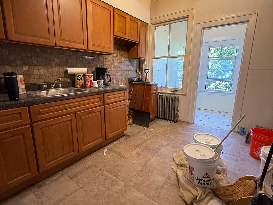 1st image of 29 Riverview Pl Floor 2