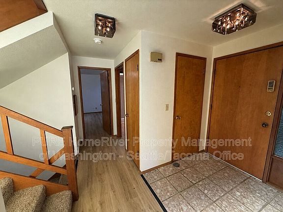 5th image of 2114 41st Ave SW