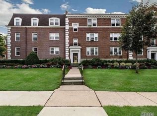 26 Hamilton Pl APT C2, Garden City, NY 11530