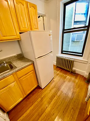 Rented by Douglas Elliman | media 14