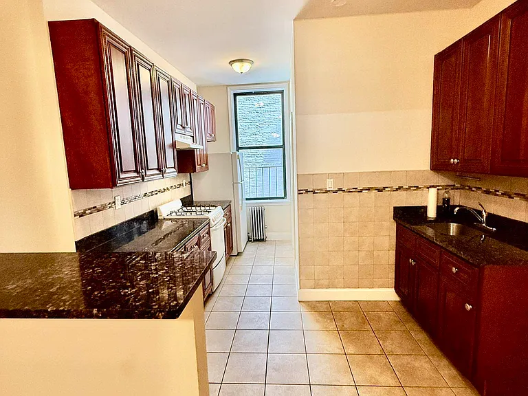 1680 1st Ave #2 — Photo 4